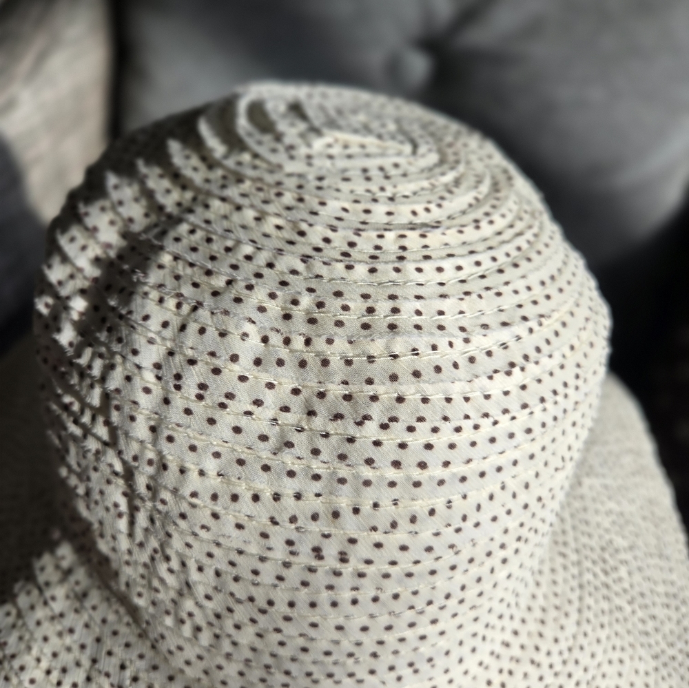 Wallaroo Beige Polka Dot Sun Hat - Picture 8 of 11